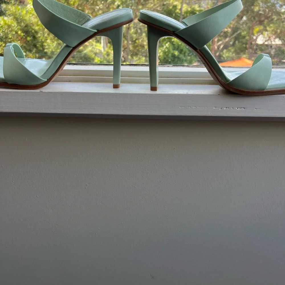 LAST CHANCE:  Sz 38 NWOT Jo Mercer mint coloured heels - Picture 2 of 4